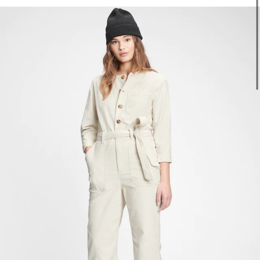Women’s gap corduroy jumper. NWT